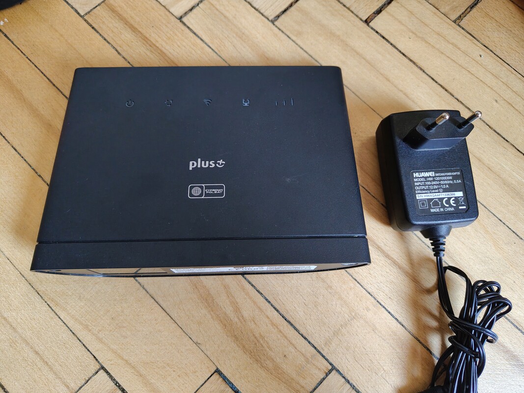 Elbląg Sprzedam Router Huawei + oryginalny zasilacz
Router sprzedawany jako nie sprawny - cały czas świeci się tylko