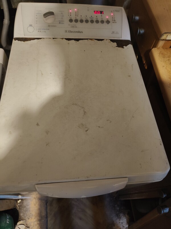 Elbląg Sprzedam pralkę Electrolux. .. EWT 1250 sprawna. .. trochę rdzy na klapie. .. wkład od góry. .. Na pewno