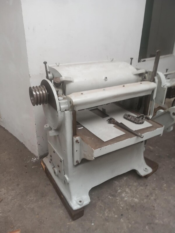 Elbląg Sprzedam strugarkę grubościową do drewna, szerokość strugania 600mm, żeliwna konstrukcja, po remoncie.