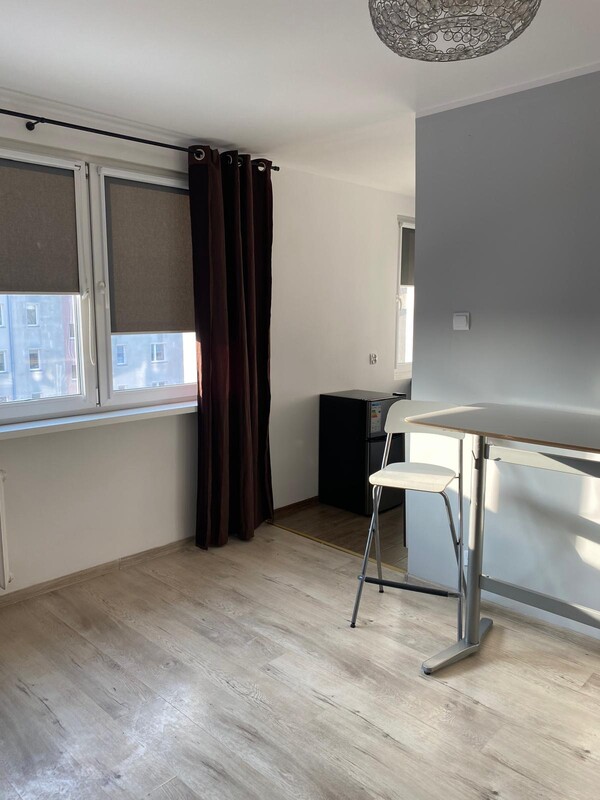 Elbląg Wynajmę kawalerkę w pełni wyposażoną na ul. Lubranieckiej. Wynajem 1350 plus opłaty 500 zł.