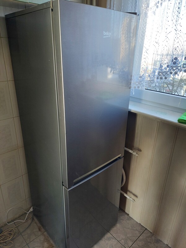 Elbląg Sprzedam lodówkę BEKO No Frost 600 zł i kuchenkę gazową Amica 350 zł. Stan bardzo dobry