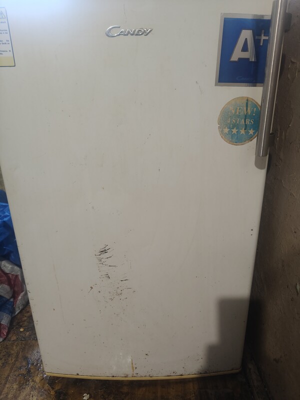 Elbląg Mam do sprzedania małą lodówkę Candy. .. stan dobry. .. na drzwiczkach lekkie zarysowanie. .. Bardzo oszczędna