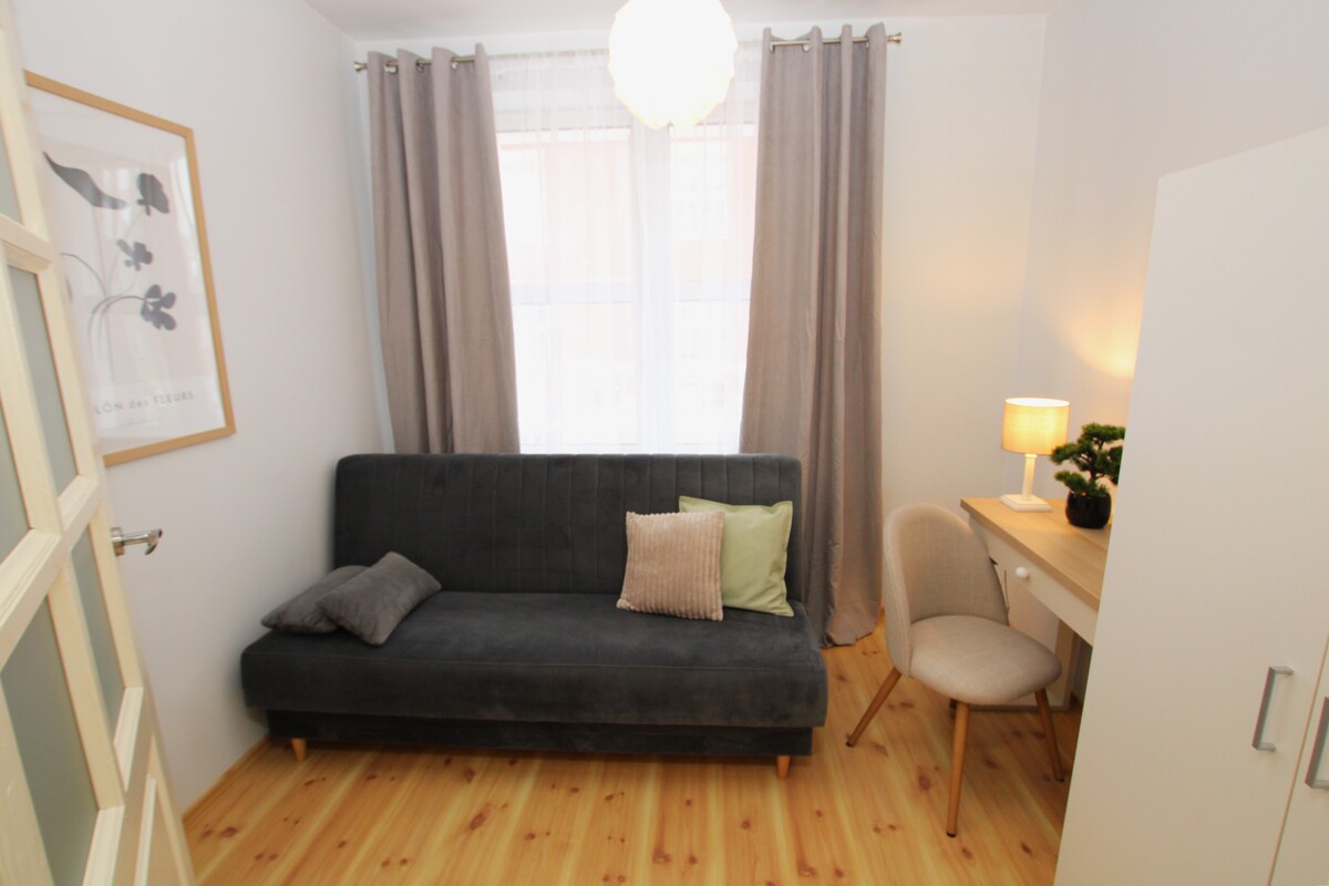 Elbląg NIERUCHOMOŚCI ANNA KRASZEWSKA Mieszkanie 3-pokojowe na Starym Mieście ul. Stary Rynek