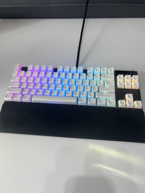 Elbląg Sprzedam klawiaturę steelseries apex pro TKL gen 1,stan bardzo dobry, brak oryginalnych keycapow, bez rys itd,