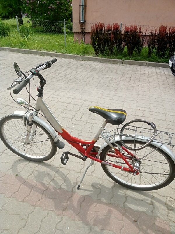 Elbląg sprzedam dwa rowery w stanie dobrym + mniejszy kola 24 cale , wiekszy kola 26 cali, cena po 350 zl.