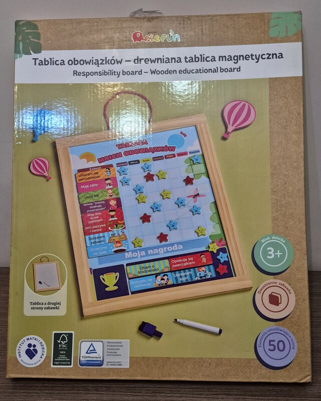 Elbląg Drewniana magnetyczna tablica obowiązków. Po jednym dziecku, stan bardzo dobry.
