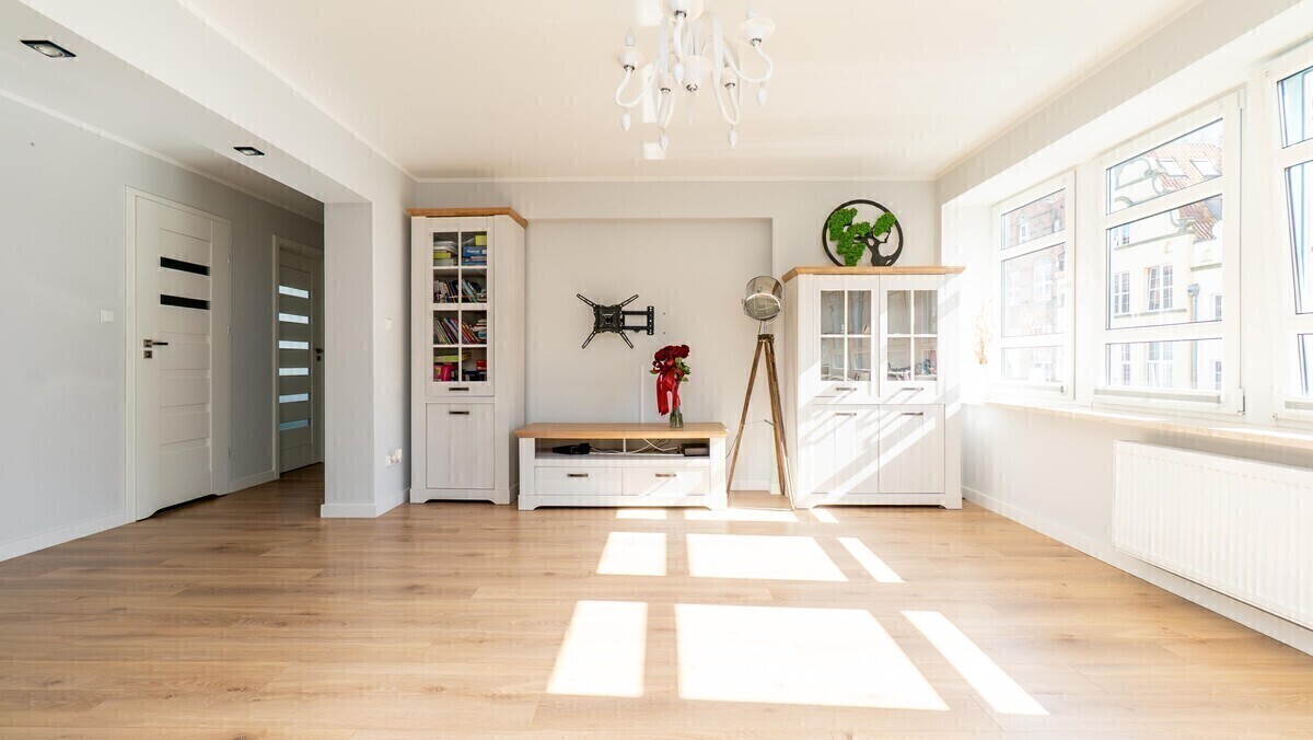 Elbląg TO MY SPRZEDAJEMYNIERUCHOMOŚCI W TYM MIEŚCIEBIURO NIERUCHOMOŚCIAMERICAN HOMEWYNAJMĘ - 3 POKOJE - STARY