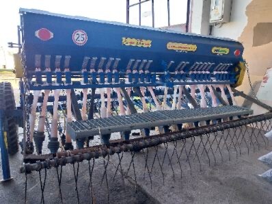 Elbląg Sprzedam siewnik poznaniak 270 w idealnym stanie, dwie pary Grabek. Cena: 2600 zł Proszę o kontakt telefoniczny.