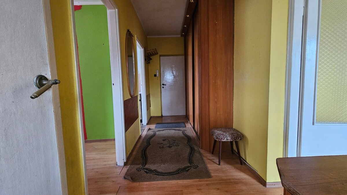 Elbląg BIURO NIERUCHOMOŚCISZULC& SZULCMieszkanie 3 pokoje - Braniewo, ul. Armii KrajowejPowierzchnia mieszkania: