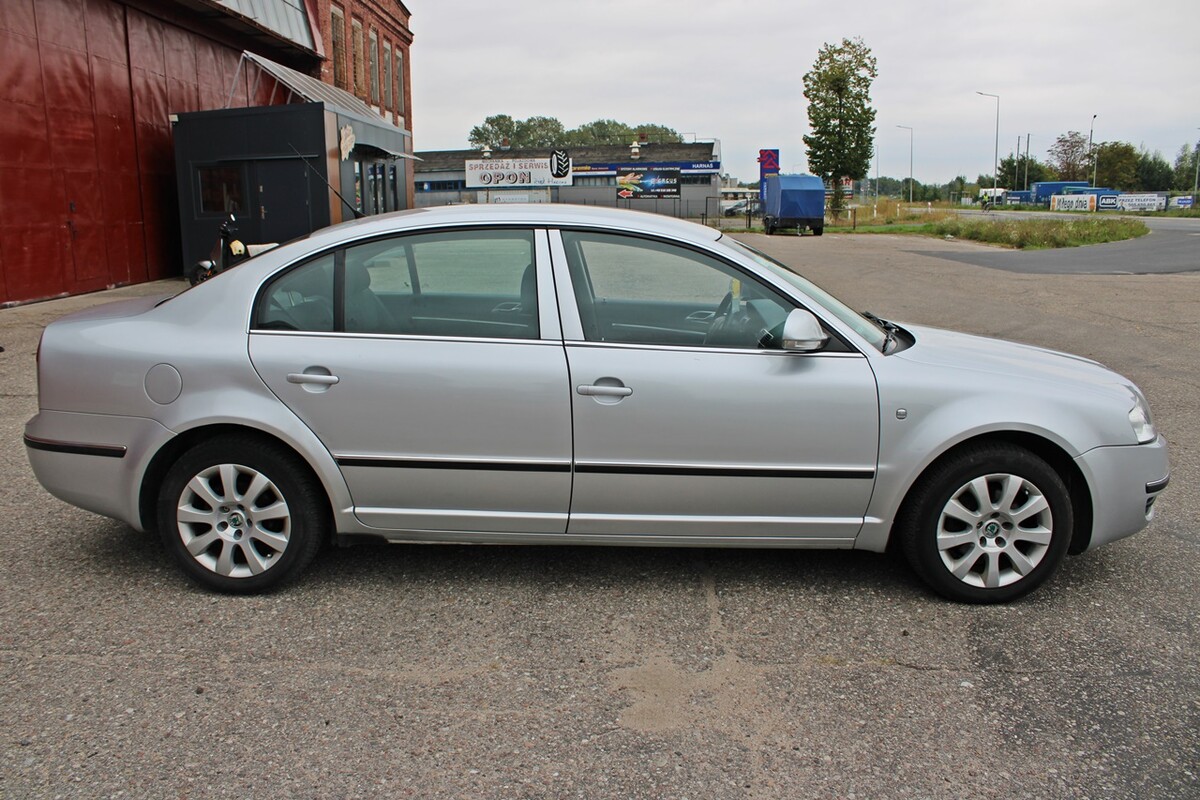 Elbląg SKODA SUPERB SILNIK : 2.0 115KM (zwykły 8V)Rok produkcji : 2008