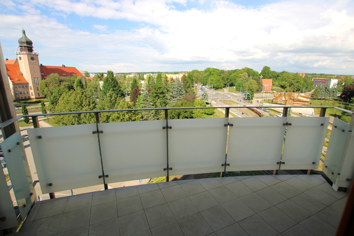 Elbląg NIERUCHOMOŚCI ANNA KRASZEWSKA DO WYNAJĘCIA Mieszkanie dwupokojowe w apartamentowcu, w centrum