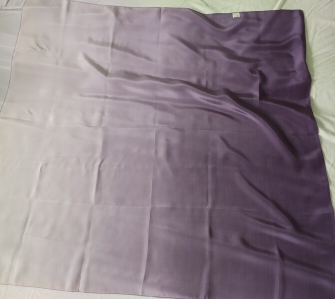 Elbląg Sprzedam chustki/apaszki z jedwabiu ręcznie malowane. Rozmiar 90x86 cm. Cena za sztukę 80 zł. do negocjacji.