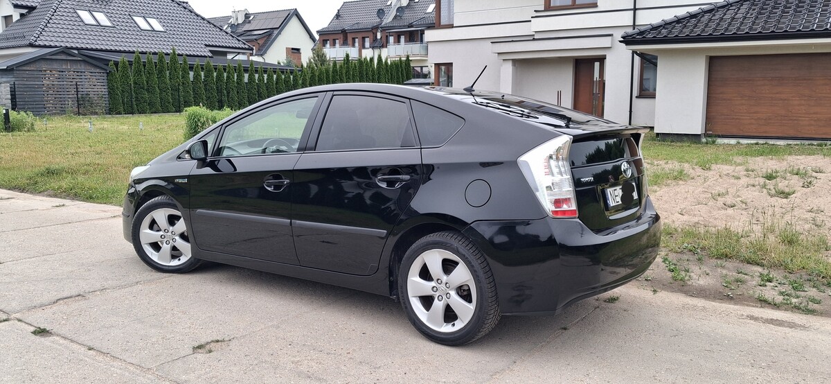 Elbląg Sprzedam Toyota Prius 3 1.8 99KM Hybrid 2009r. Sprowadzona Zarejestrowana Garażowana Czarna Alu17 Skóra Navi