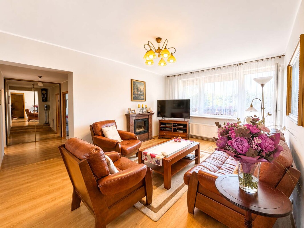 Elbląg DE FACTO NIERUCHOMOŚCITWÓJ ZAUFANY PARTNER! NOWA CENA ! 4-POK. MIESZKANIE W KAMIONKU WIELKIM 104,2M2 - SALON,