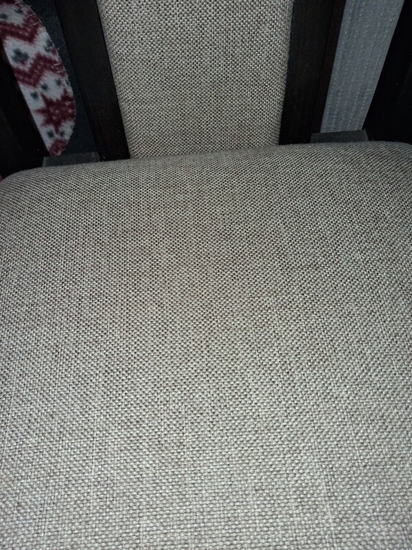 Elbląg Okazyjnie sprzedam 6 krzeseł. Tapicerka uprana, krzesla stabilne, solidne polecam!