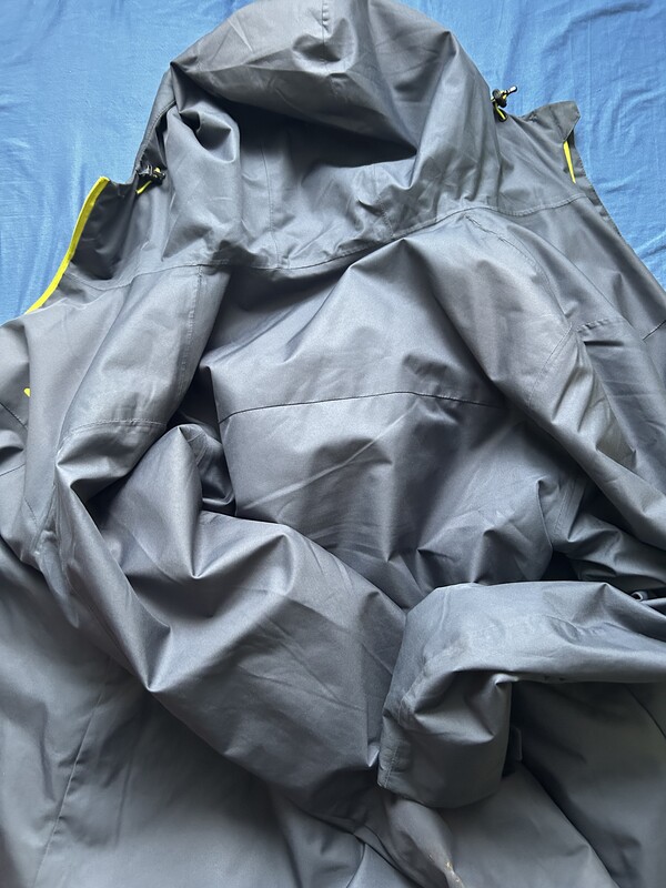 Elbląg Sprzedam kurtki marki 4F:
Kurtka 4F Membrane 5000 - Rozmiar: XL - cena 30zł
Kurtka 4F Neodry Membrane 10 000 -