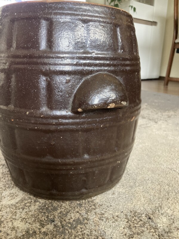 Elbląg Sprzedam 7l beczkę kamionkę w bardzo dobrym stanie. Beczka posiada 2 uchwyty. Idealna do kwaszenia kapusty.