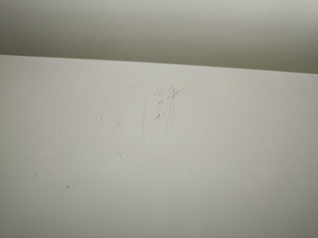 Elbląg Oddam komodę w dobrym stanie za paczkę kawy ziarnistej;). Ma ślady użytkowania widoczne na zdjęciach. Wymiary