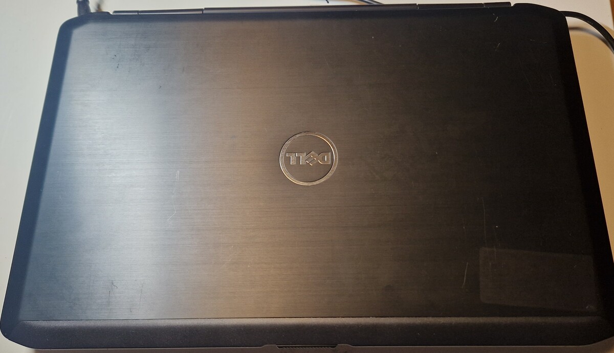 Elbląg pancerny aluminiowy dell latitude e5530 w dobrym + stanie ekran 15.6 błyszcząca procesor i5 8gb ram 120 dysk ssd