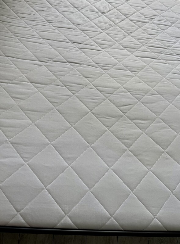 Elbląg Sprzedam używany materac o wymiarach 160x200 grubość 17 cm. Twardość chyba H3 ( materac dwustronny) oczywiście