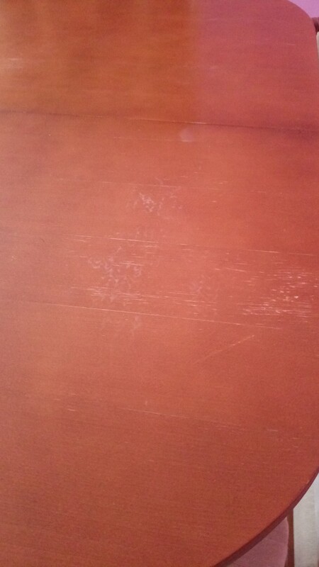 Elbląg Sprzedam w dobrym stanie Sofa z funkcją spania +Stół rokladany(blat ma ślady użytkowania)+3 krzesła. Wszystko w