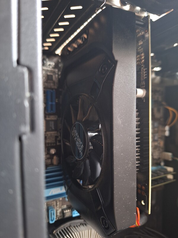 Elbląg Oddam PC za kawe 2x 8gb ram ddr3 procek i5 wady takie ze przy procku sa powyginane piny i uchyt do chlodzenia