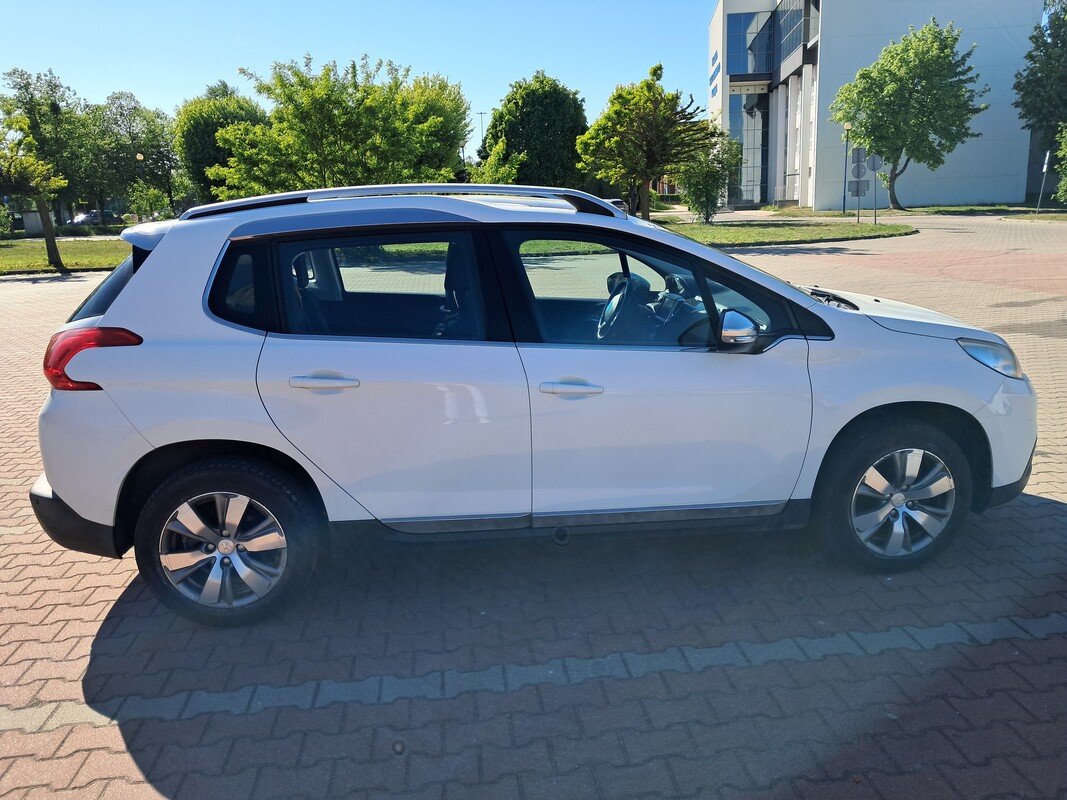 Elbląg Sprzedam Peugeot 2008.Skrzynia manualna, tempomat, dach panoramiczny. Wnętrze efektownie podswietlane na