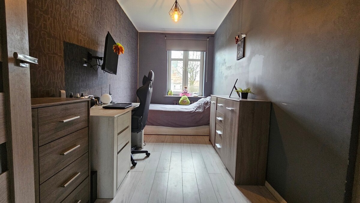 Elbląg BIURO NIERUCHOMOŚCISZULC& SZULCPowierzchnia mieszkania: 59 m2Garaż: 18 m2Ogródek: ok 100 m2Mieszkanie na