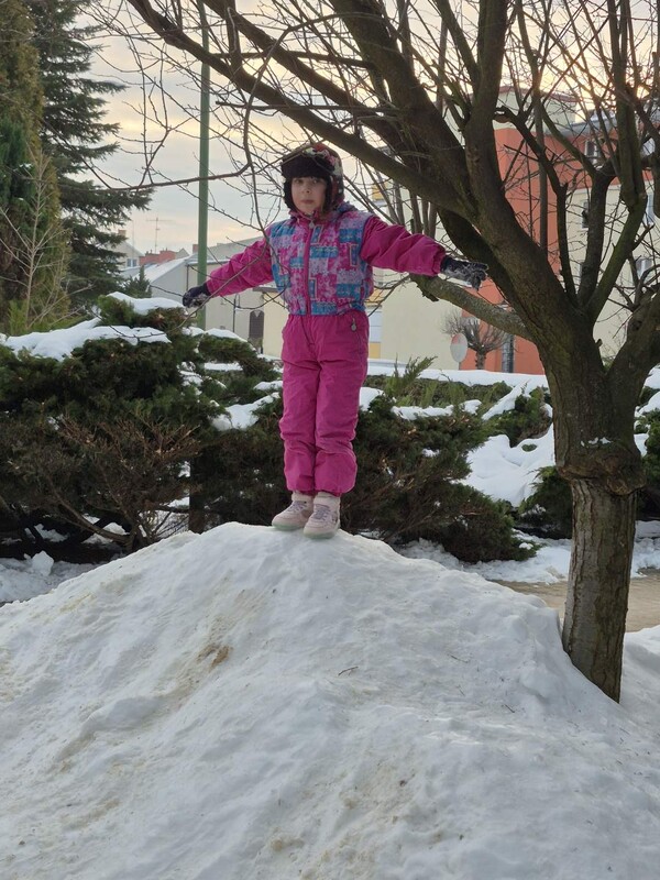 Elbląg Kombinezon zimowy dla dziewczynki firma Jupa Sports, rozm.122-128
Sprzedam w dobrym stanie kombinezon zimowy.