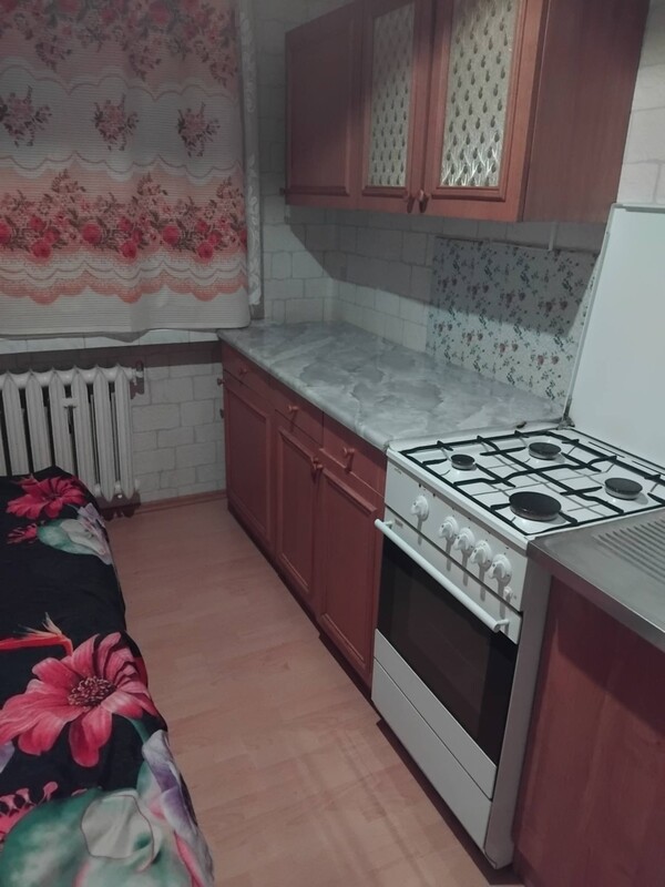 Elbląg Sprzedam Kawalerkę 34m2 z zabudowanym dużym balkonem. Okna PVC. Do lokalu przynależy piwnica