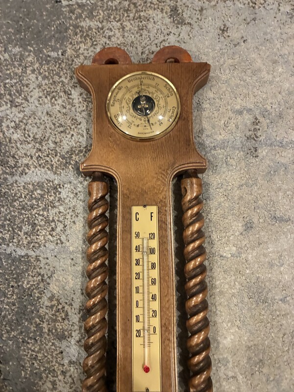 Elbląg Sprzedam piękny zegar scienny(stacja pogody) firmy Larex. Zegar jest sprawny, posiada termometr oraz pomiar