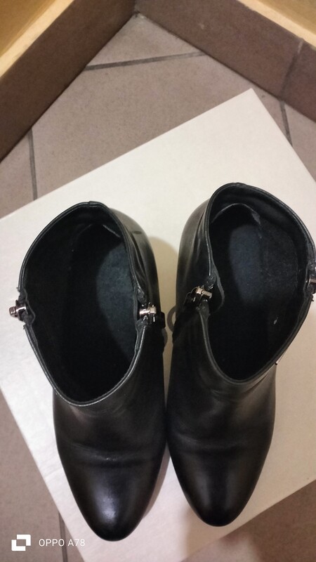 Elbląg Sprzedam dwie pary butów skórzane w bardzo dobrym stanie po 35 zł za pare Rozmiar butów 36