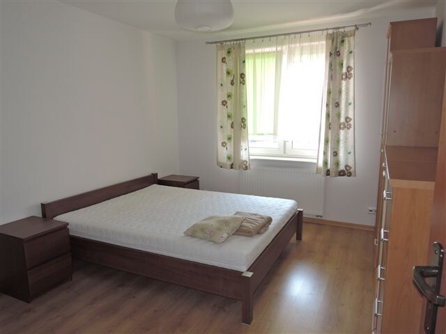 Elbląg Mieszkanie rozkładowe, ciepłe, słoneczne, strona - wschód, południowy-zachod.
2 piętro, 3 pokoje, balkon duży,