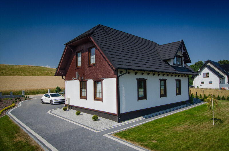 Elbląg DOM DREWNIANY JEDNORODZINNY DWOREK ŻUŁAWSKIJesteśmy firmą zajmującą się produkcją domów drewnianych