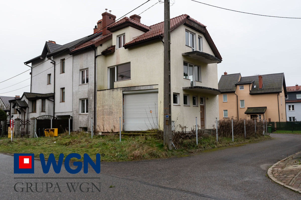 Elbląg WGN Nieruchomości oddział Elbląg przedstawia Państwu dom w zabudowie szeregowej z lokalem użytkowym o