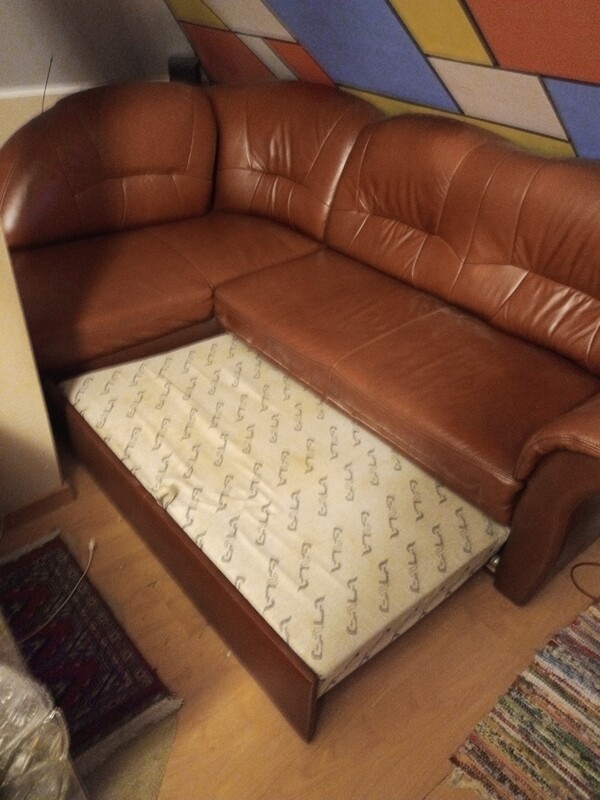 Elbląg Rogówka skórzana. Stan bdb. Miejsce na pościel. Odbiór osobisty piąte piętro bez windy. Cena do negocjacji. Tel