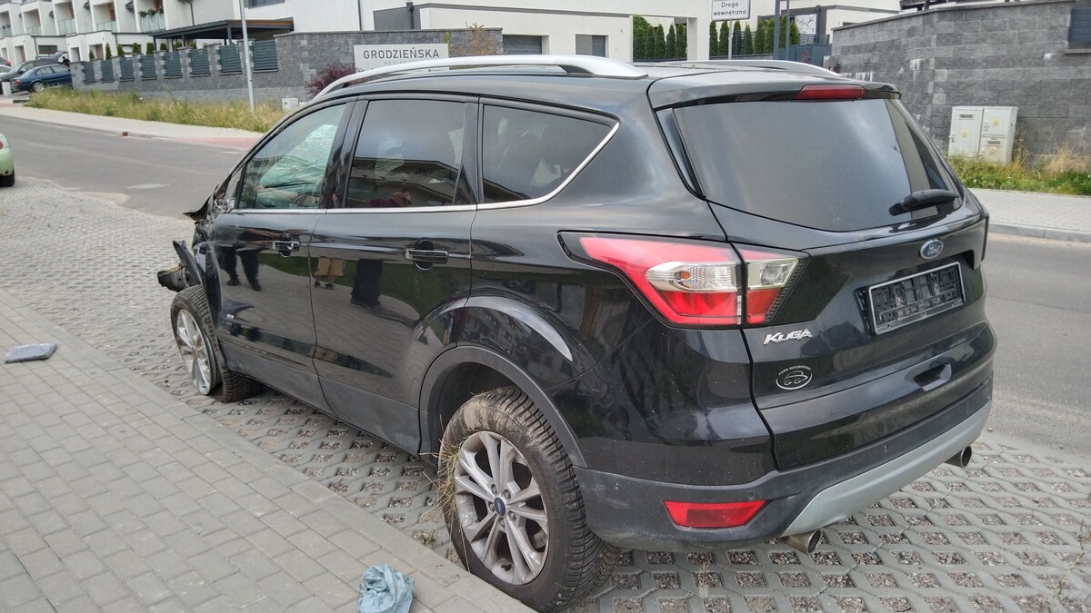 Elbląg Ford Kuga 2017 r.2.0 TDCI 180KM, 4x4,skrzynia manualna M6Przebieg ok 130 tys. kmAuto z elbląskiego salonu. Po