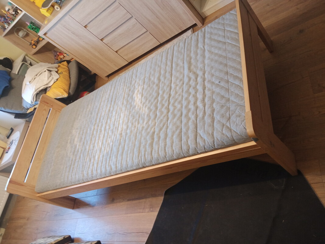 Elbląg Sprzedam łożko używane sosnowe wym.90x200 z materacem IKEA&nbsp;