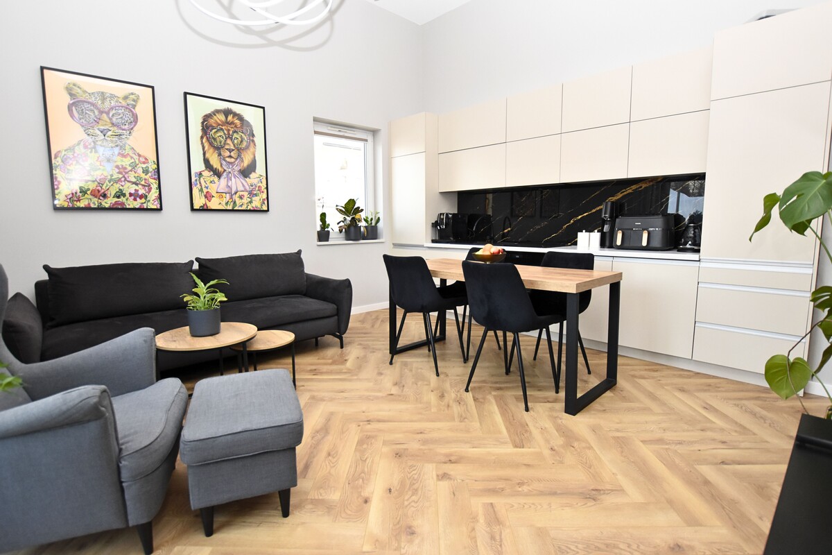 Elbląg :: Biuro nieruchomości ARKADIA ::Mieszkanie o wysokim standardzie ul. Częstochowska (Korona II)Piętro: