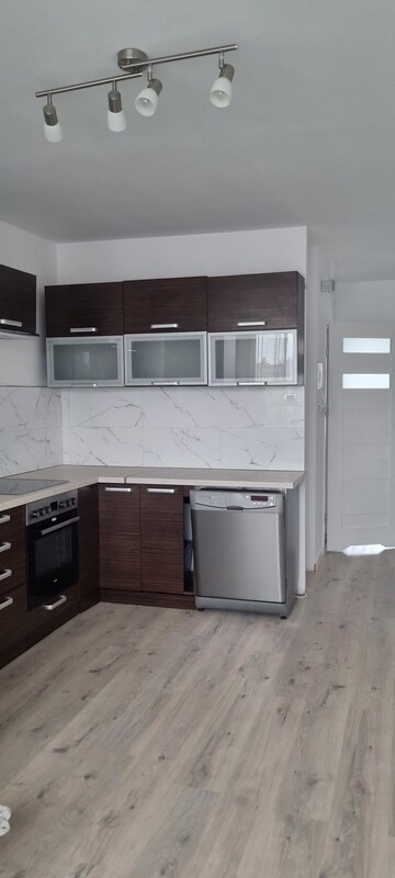 Elbląg Wynajmę mieszkanie 3 pokojowe Nad Jarem, 4 pietro  z pięknym widokiem na panoramę miasta. Salon z aneksem