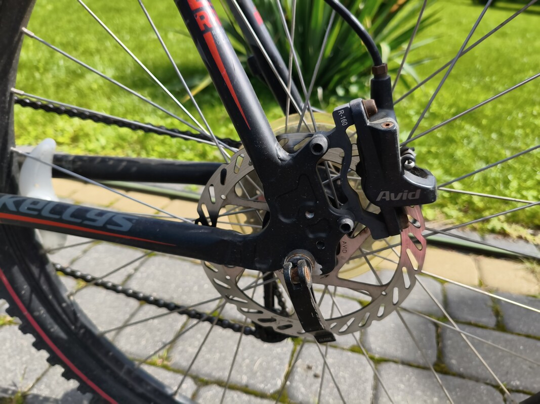 Elbląg Sprzedam rower MTB górski Kellys
Rama 21,5 cala koła 26 dzięki czemu jest zwrotny i sprytny w zakrętach.