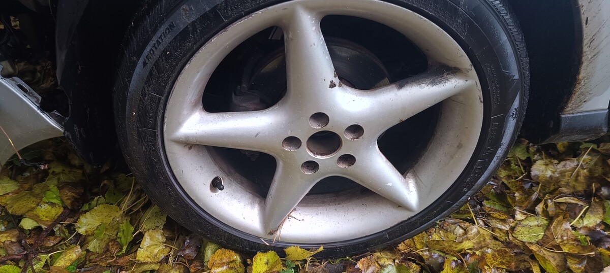 Elbląg Audi A 3 1.6 benzyna na części. .. 2002rok przebieg 226 tys silnik do odpalenia. .. opony zimowe 225/45/17 stan