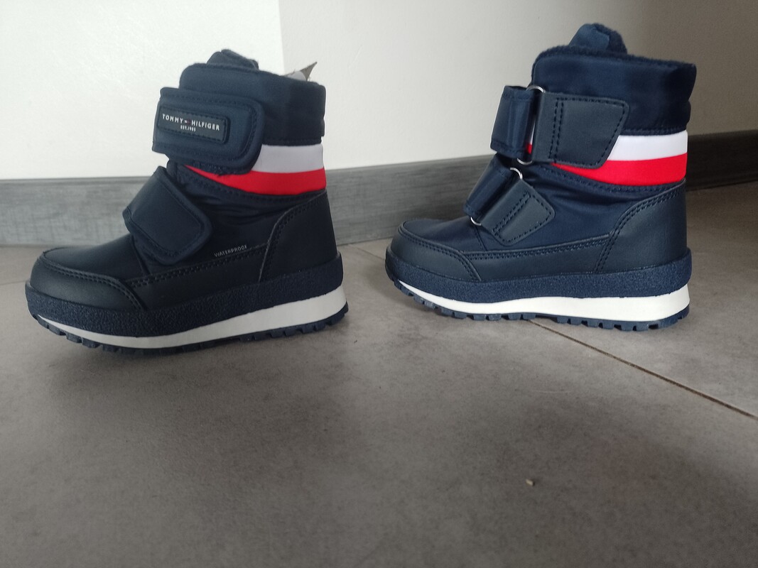 Elbląg Sprzedam buty dla dziecka Tommy Hilfiger kupione na Zalando. 
Buty Nowe w opakowaniu nie chodzone. Numer
