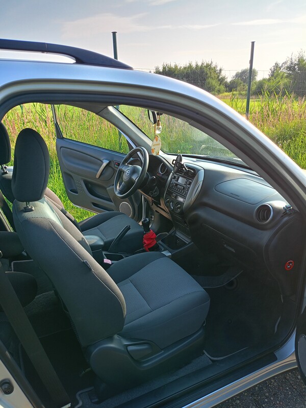 Elbląg Sprzedam Toyotę RAV4 2004r 1.8 Benz. 125Km przebieg 166700 z klimatyzacją.