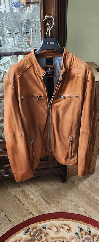 Elbląg Sprzedaam sweterek czerwony meski, roz. L- 27 zl Kurtka ruda skórka, roz L, bardzo mali używana(cena nowej