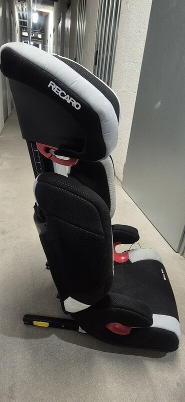 Elbląg Sprzedam używany w bdb stanie fotelik Recaro Monza Nova.
Skierowany jest dla dzieci w przedziale wagowym od