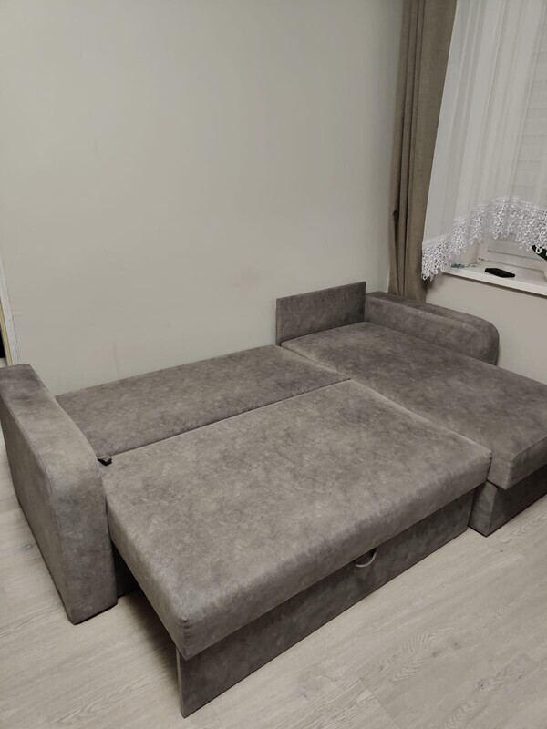 Elbląg Sprzedam narożnik z funkcją spania, kolor szary, kupiony około roku temu u prywatnego sprzedawcy na zamówienie.