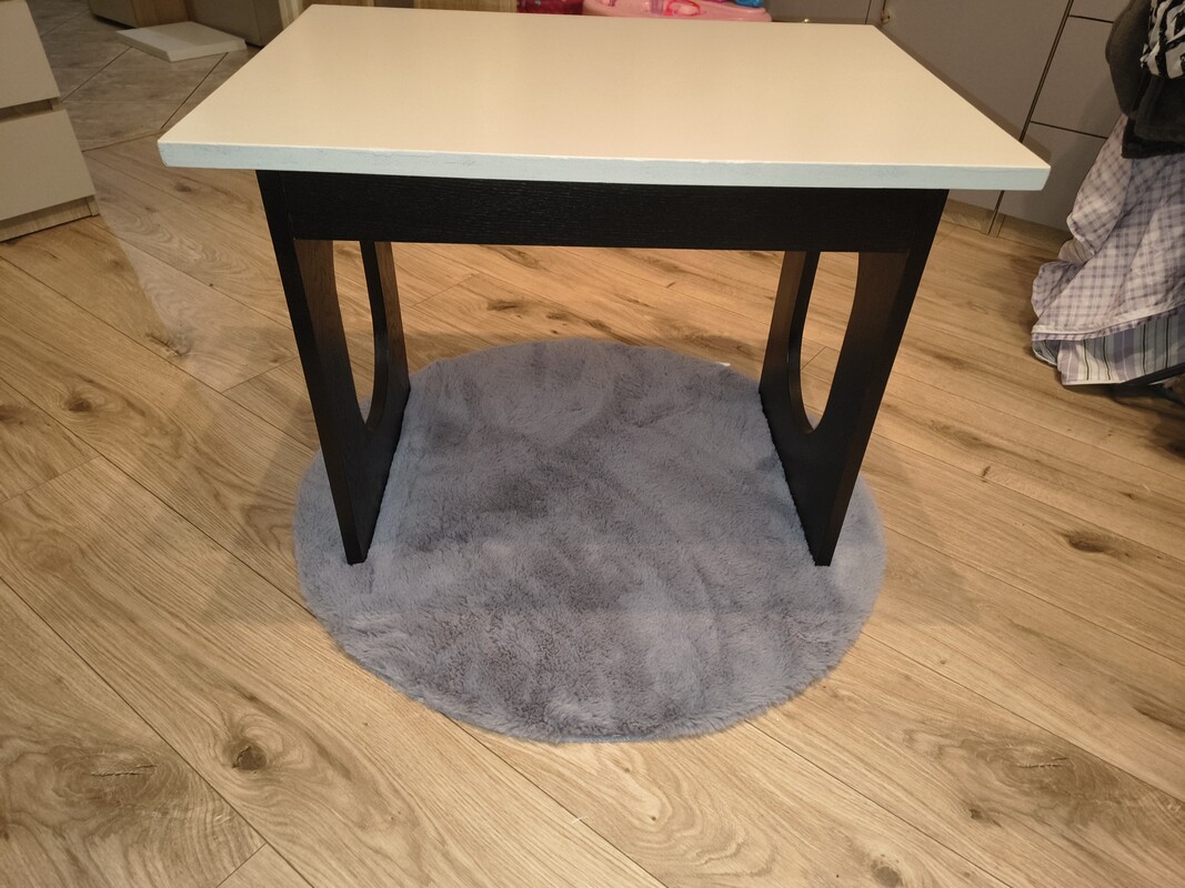 Elbląg Witam. Stolik kawowy czarny ecru wymiary stolika to : 70cm x 50cm x 53cm