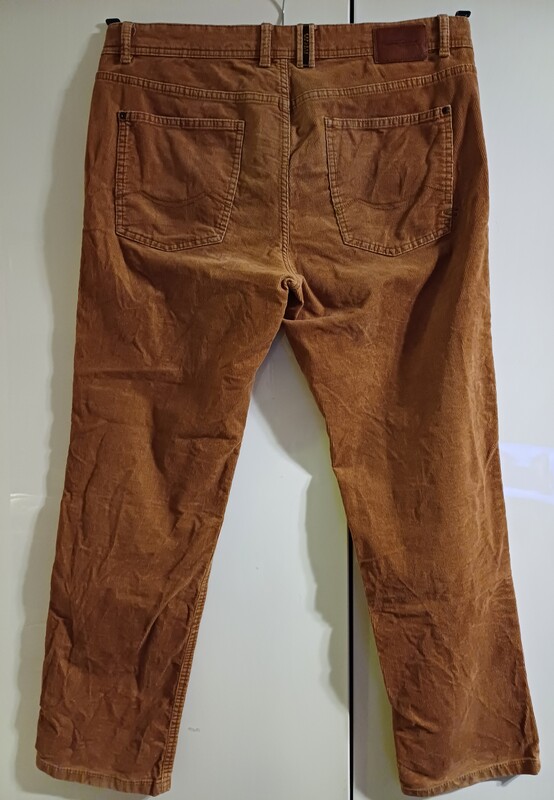 Elbląg Spodnie męskie sztruksy CAMEL ACTIV ( niemiecka marka, której początki sięgają wyścigów Camel Trophy)stan