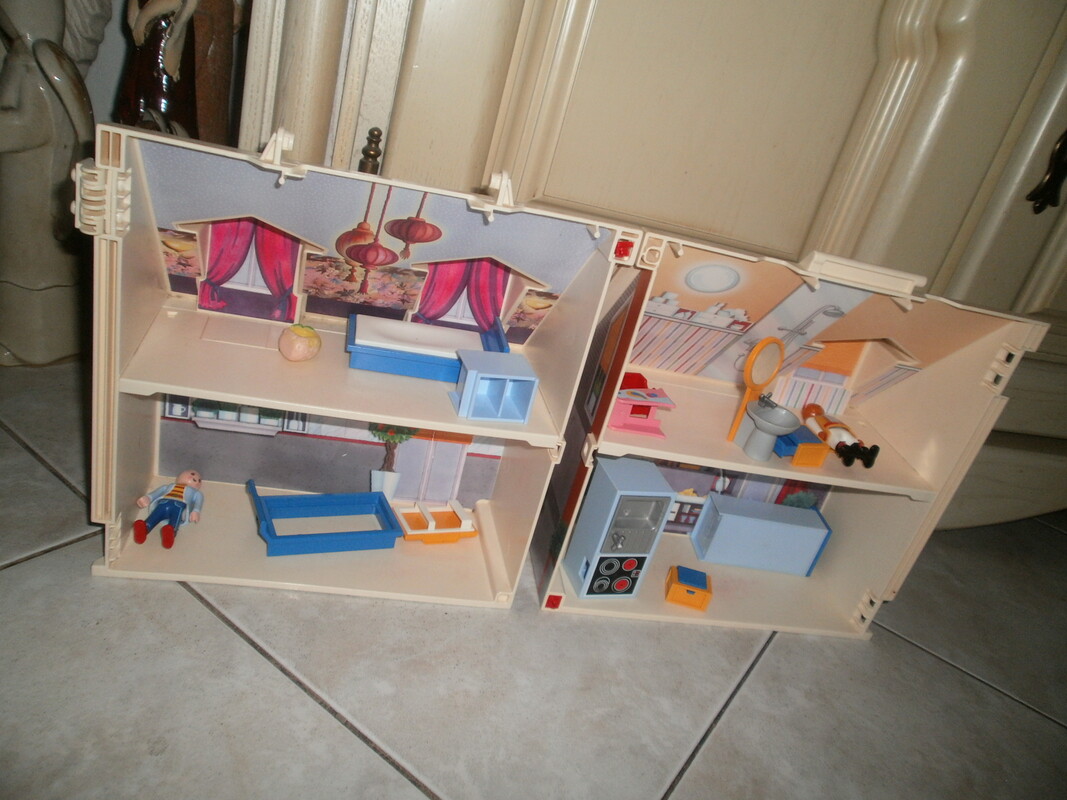 Elbląg Dzień dobry:) Mam do odsprzedania zestaw układanek edukacyjnych oraz domek Playmobile(niekompletny)